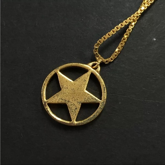 SOLD❤️ DIOR Gold Star Logo Circular Cutout Detail Necklace - Picture 6 of 11